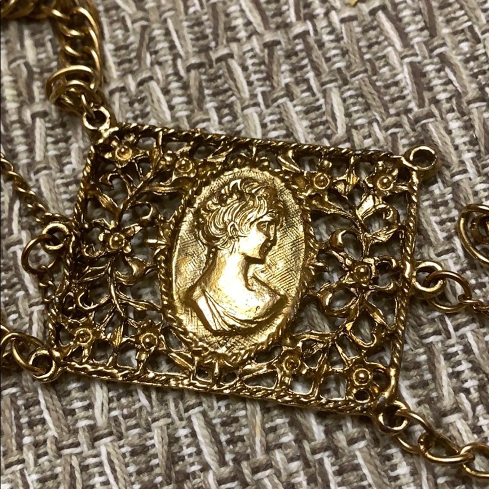 Belt - Picture 2 of 3